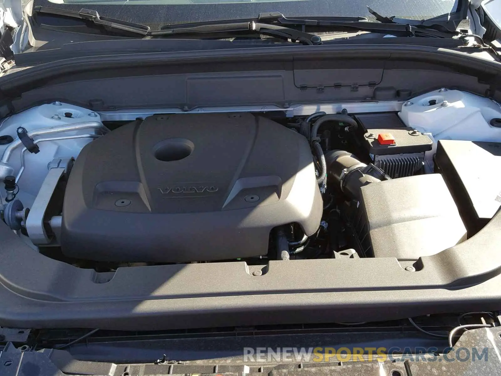 7 fotografías del automóvil dañado LYV102DKXKB176698 VOLVO XC60 T5 2019