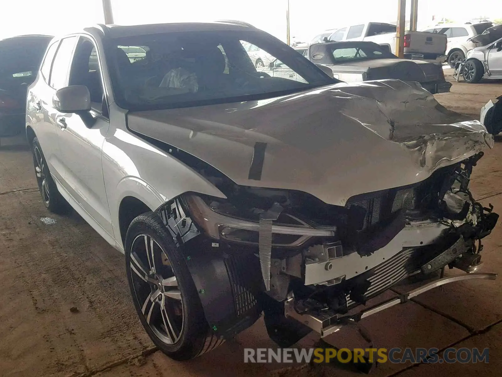 1 fotografías del automóvil dañado LYV102RK3KB186868 VOLVO XC60 T5 2019