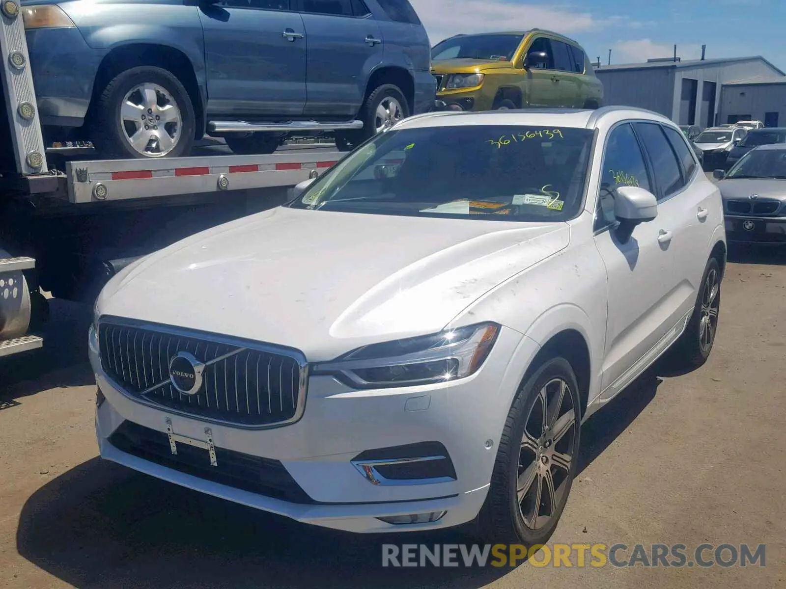 2 fotografías del automóvil dañado LYV102RL7KB237894 VOLVO XC60 T5 2019