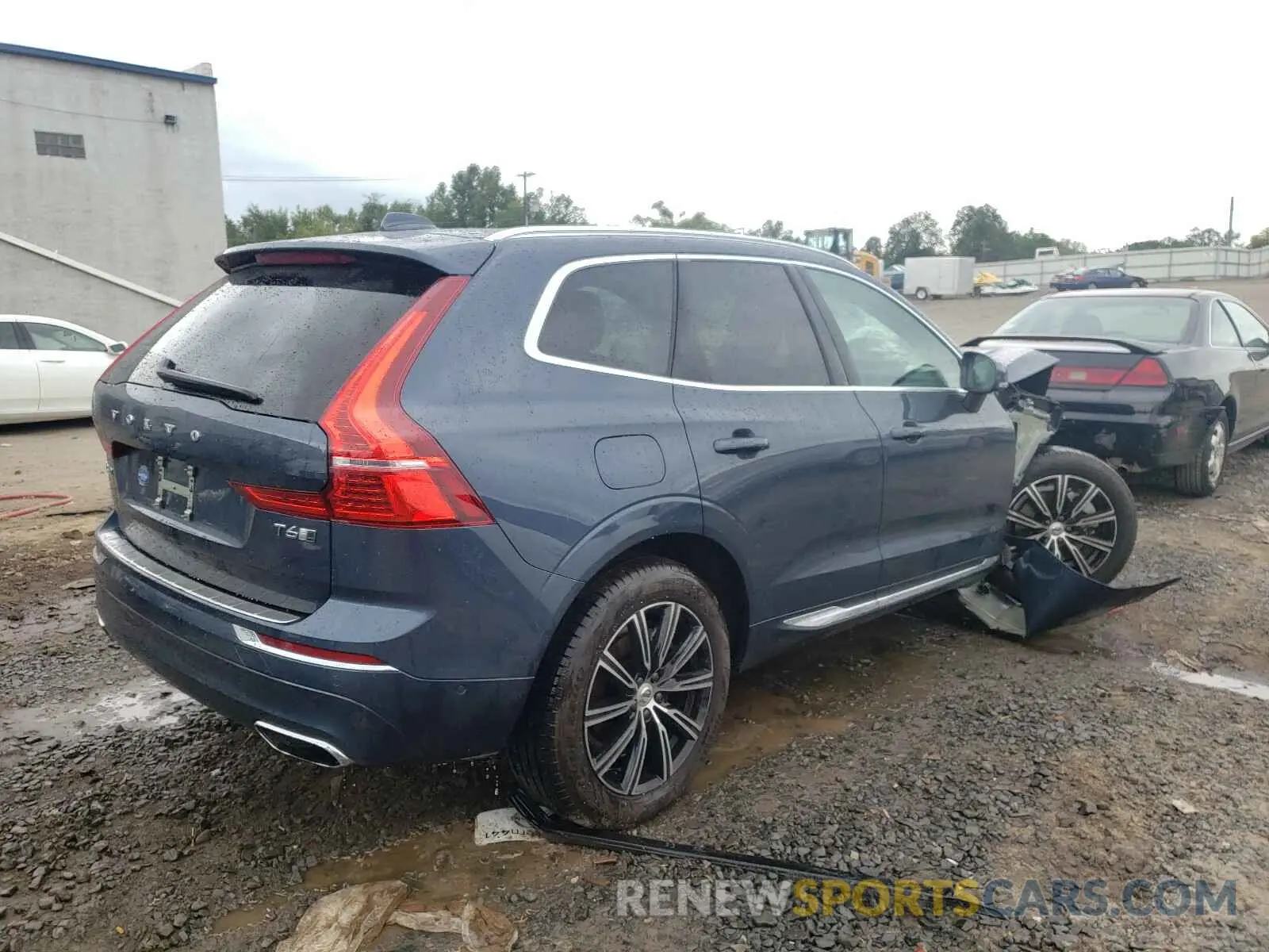 4 fotografías del automóvil dañado LYVA22RLXKB335151 VOLVO XC60 T6 IN 2019