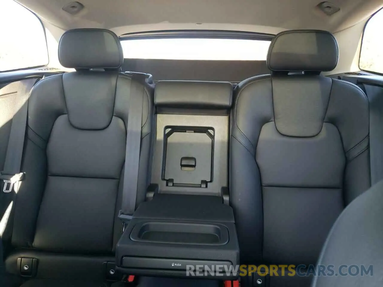 10 fotografías del automóvil dañado YV4BR0DK3M1826820 VOLVO XC60 T8 RE 2021