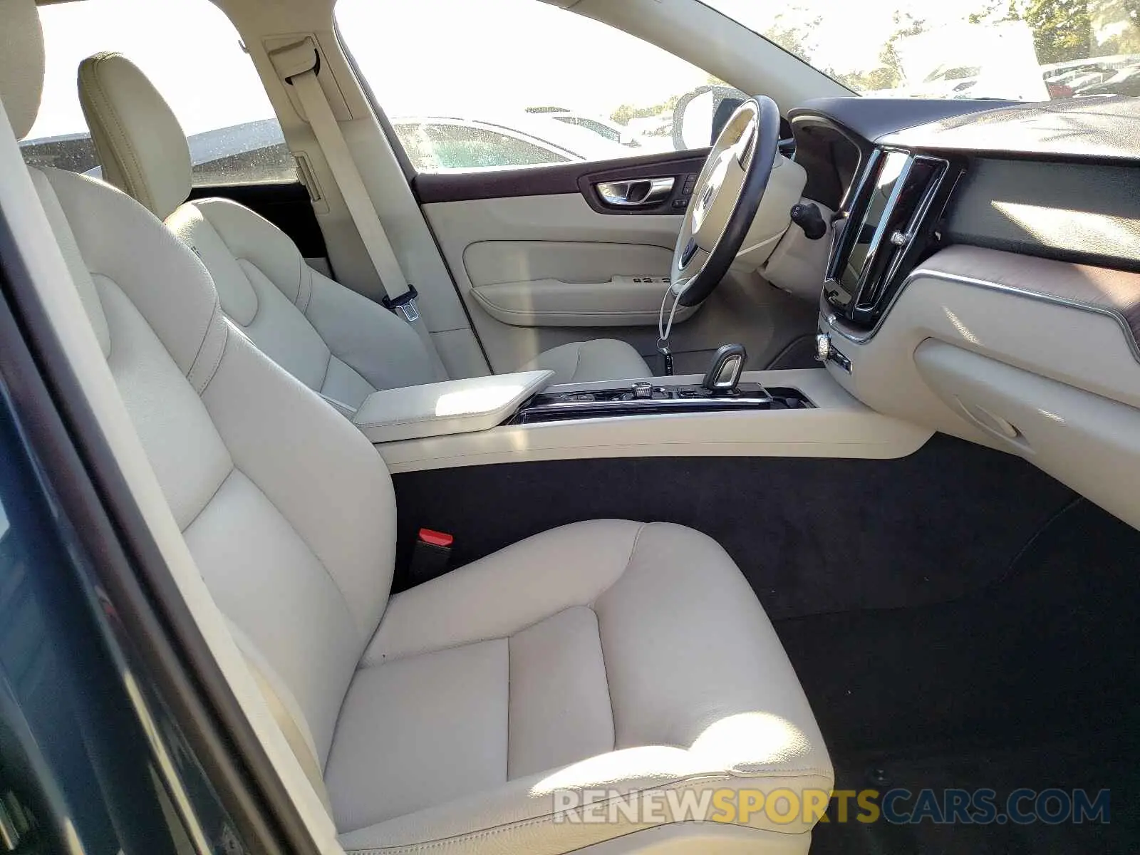 5 fotografías del automóvil dañado YV4BR0DK6M1827136 VOLVO XC60 T8 RE 2021