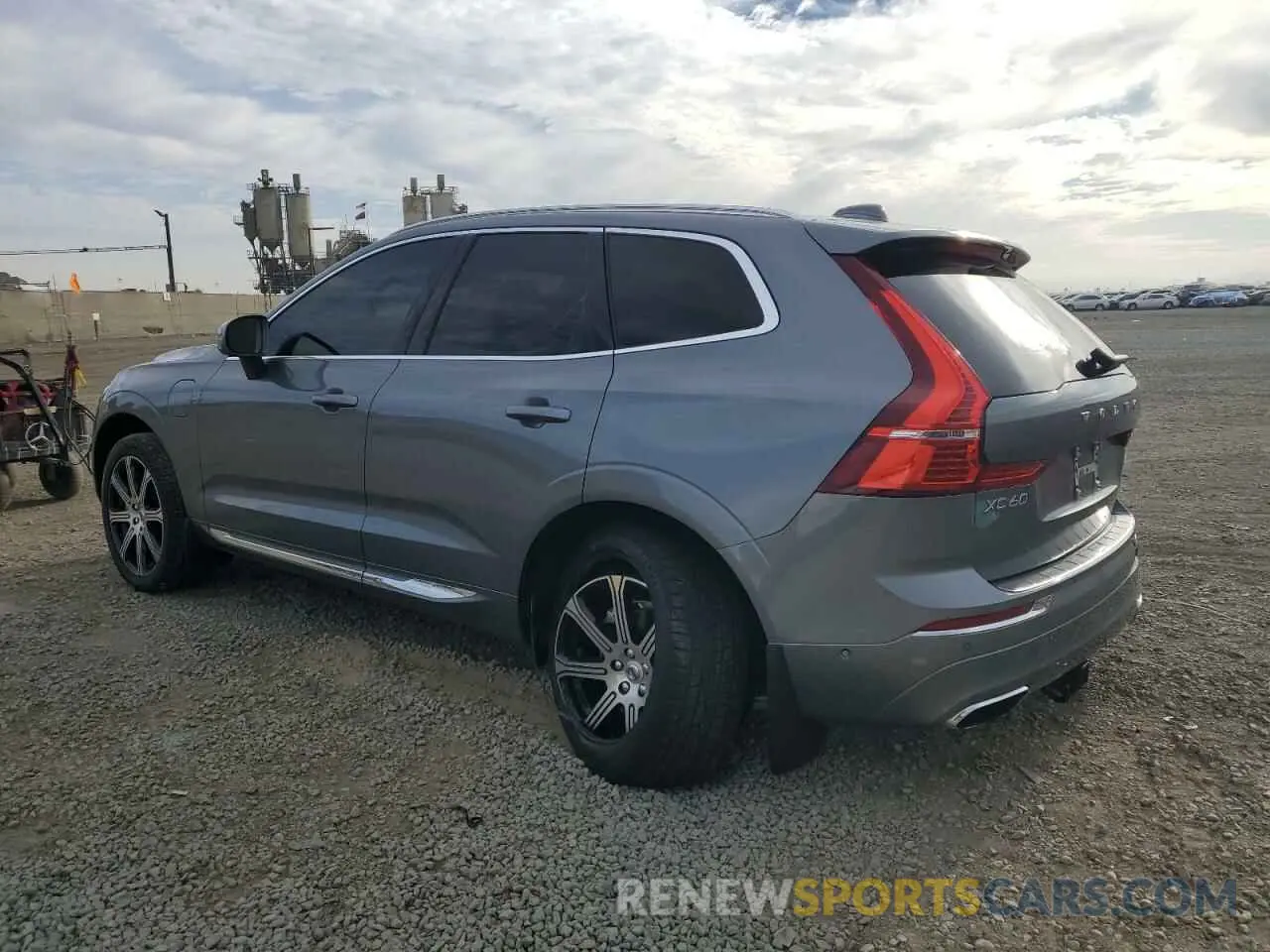 2 fotografías del automóvil dañado YV4BR0DL7M1841569 VOLVO XC60 T8 RE 2021