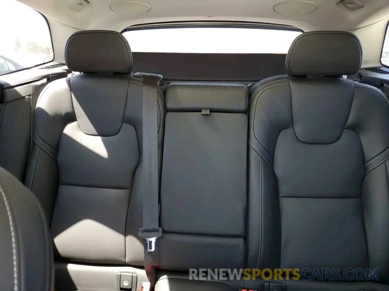 10 fotografías del automóvil dañado YV4H60DL5N1059193 VOLVO XC60 T8 RE 2022