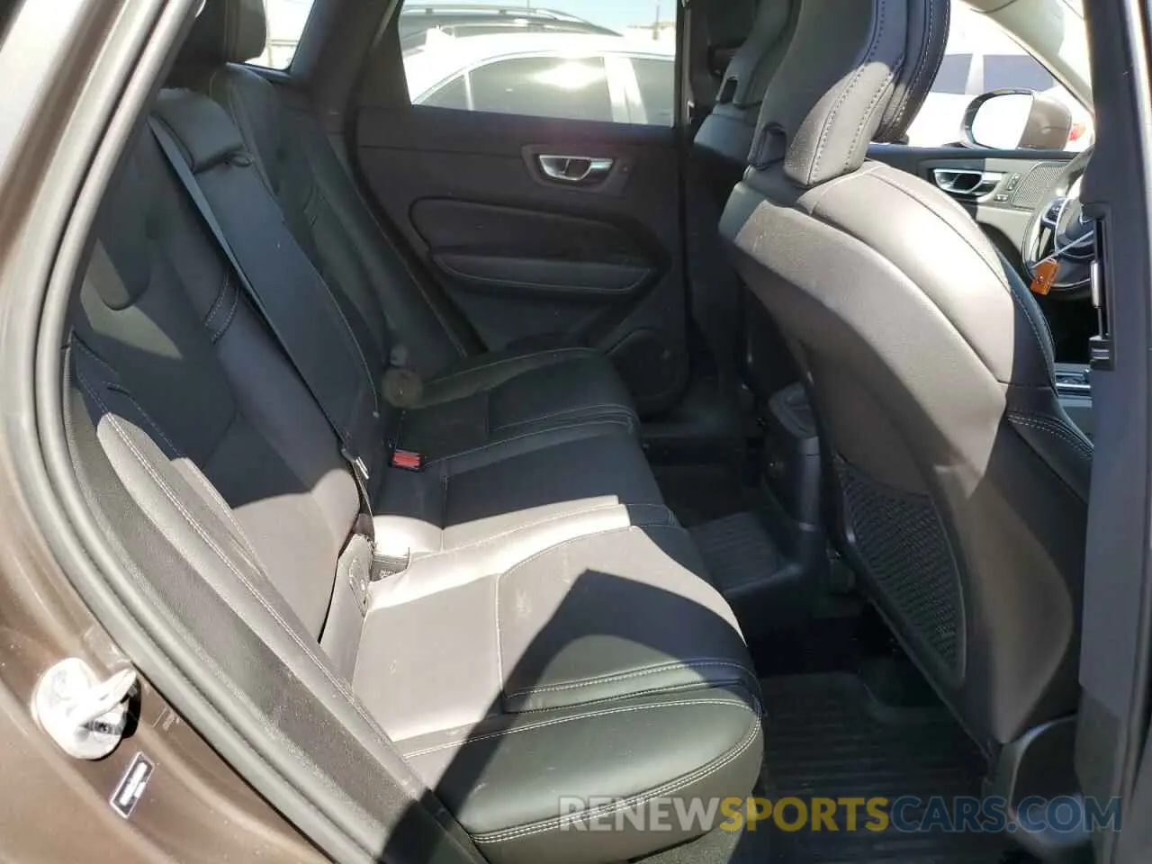 11 fotografías del automóvil dañado YV4H60DL5N1059193 VOLVO XC60 T8 RE 2022