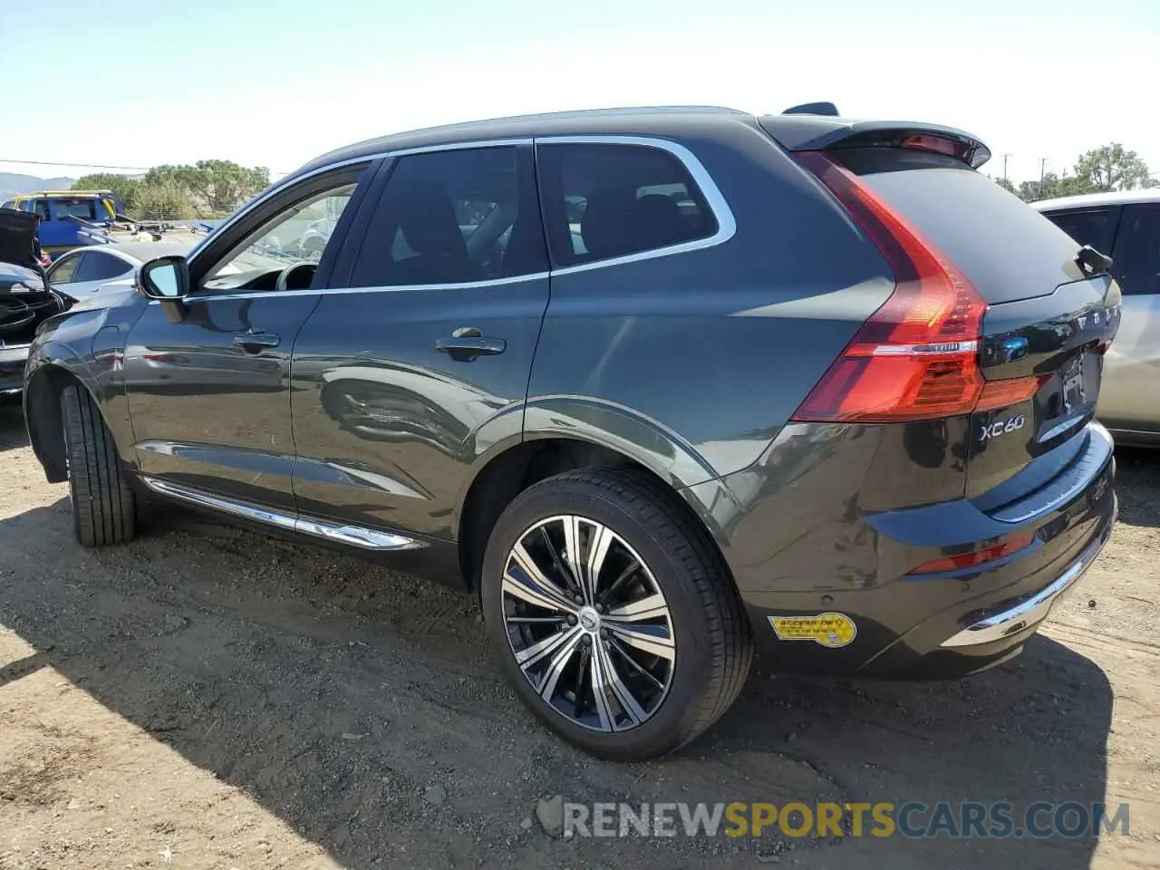 2 fotografías del automóvil dañado YV4H60DL5N1059193 VOLVO XC60 T8 RE 2022