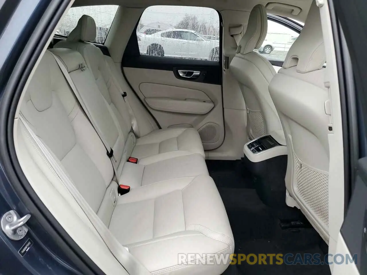 11 fotografías del automóvil dañado YV4062RX6P1341432 VOLVO XC60 ULTIM 2023