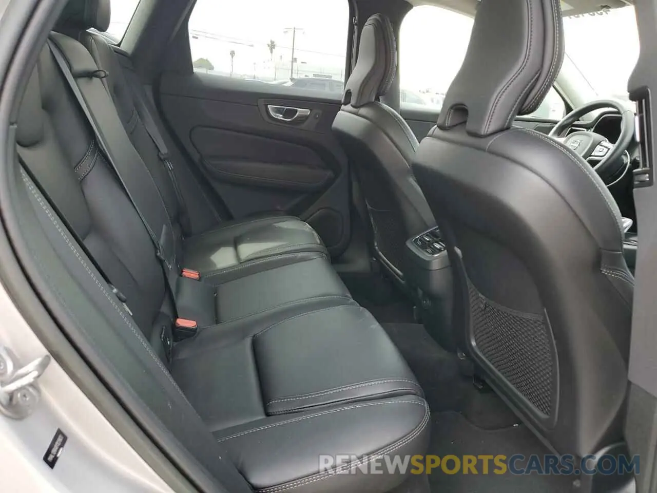 11 fotografías del automóvil dañado YV4L12RAXP1321823 VOLVO XC60 ULTIM 2023
