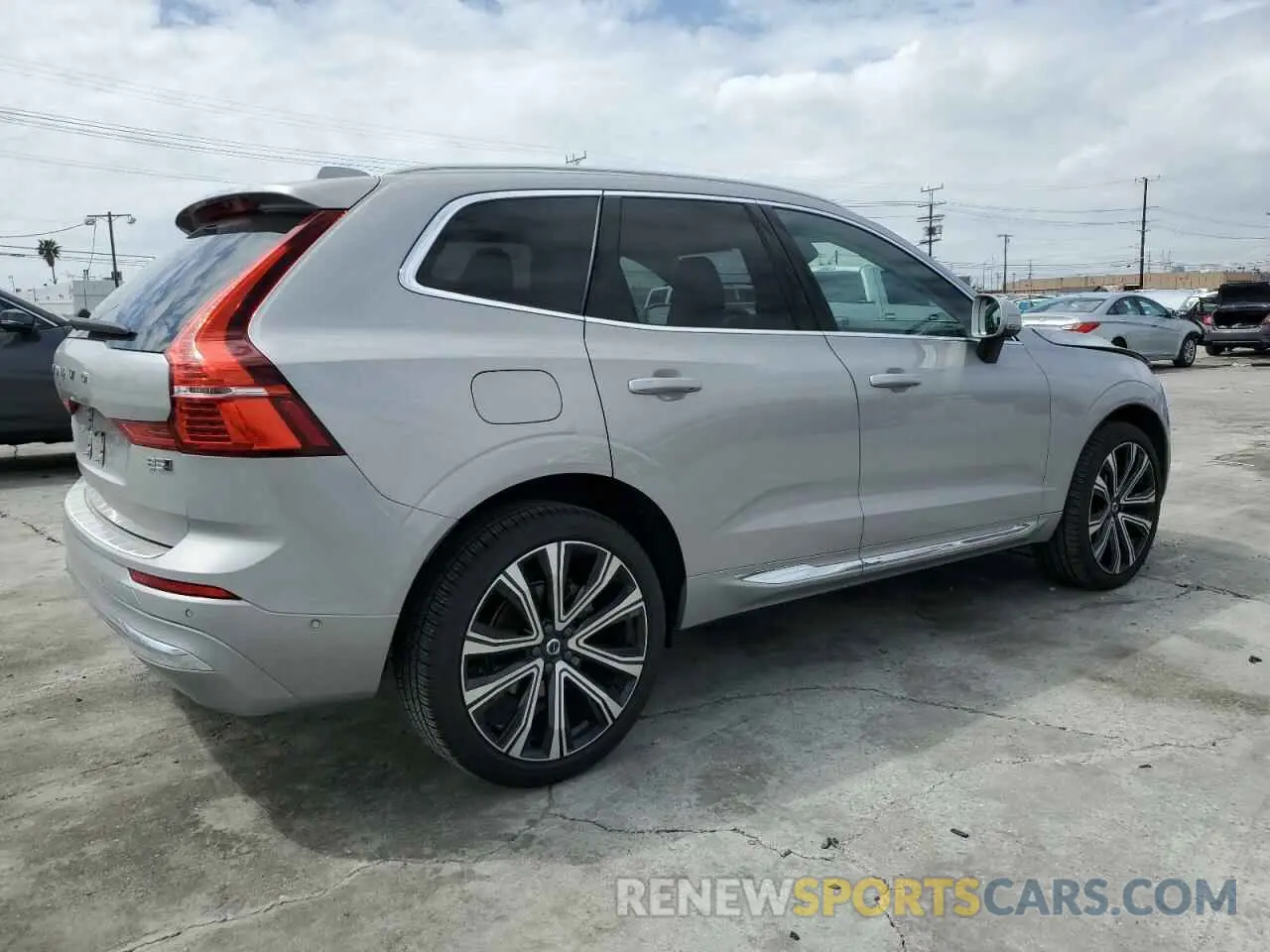 3 fotografías del automóvil dañado YV4L12RAXP1321823 VOLVO XC60 ULTIM 2023