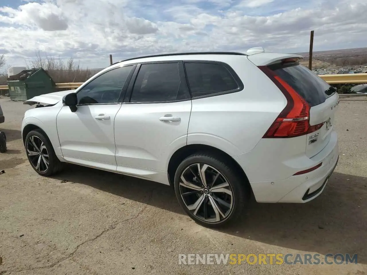 2 fotografías del automóvil dañado YV4L12RX0P1373272 VOLVO XC60 ULTIM 2023