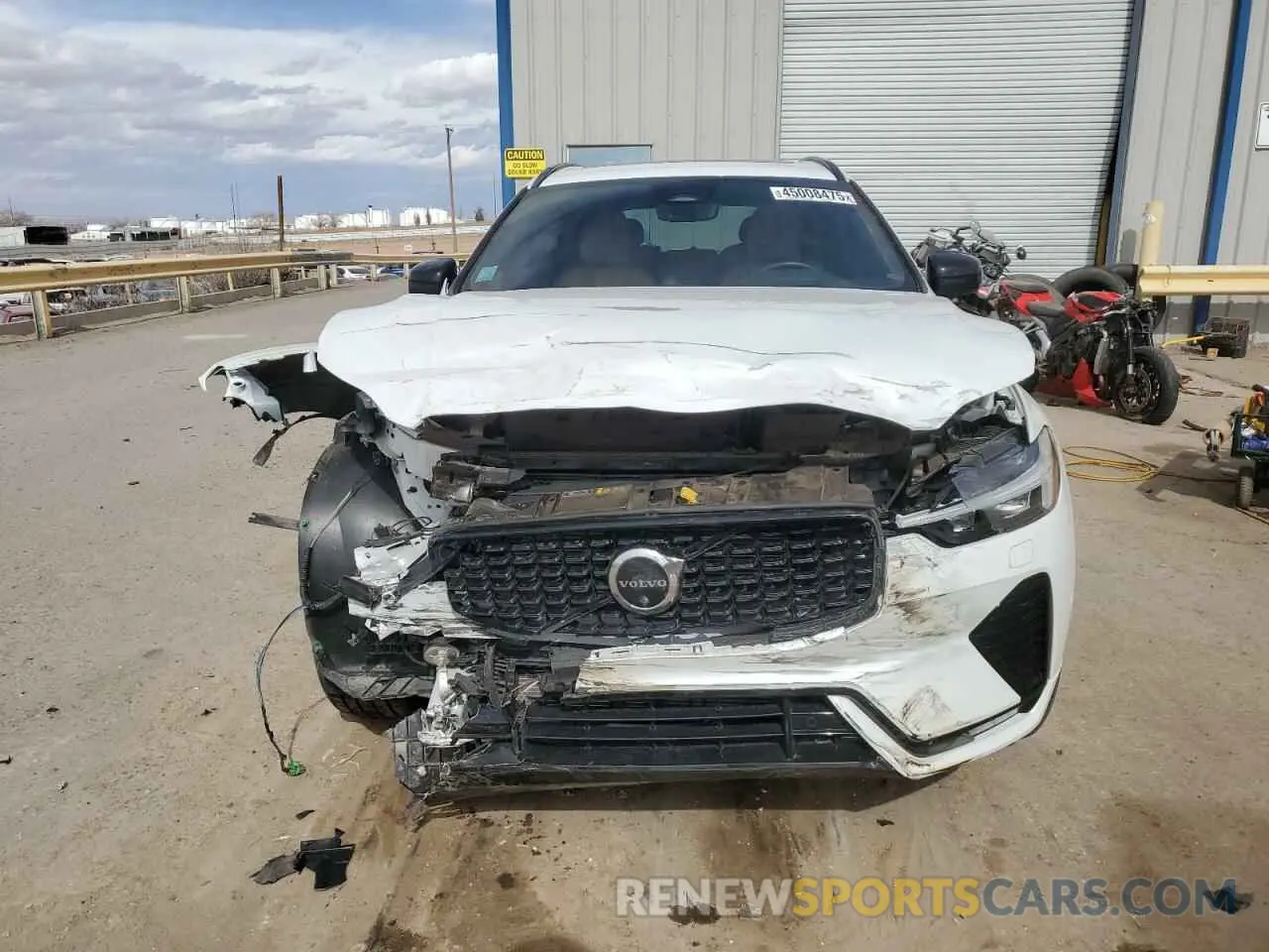5 fotografías del automóvil dañado YV4L12RX0P1373272 VOLVO XC60 ULTIM 2023
