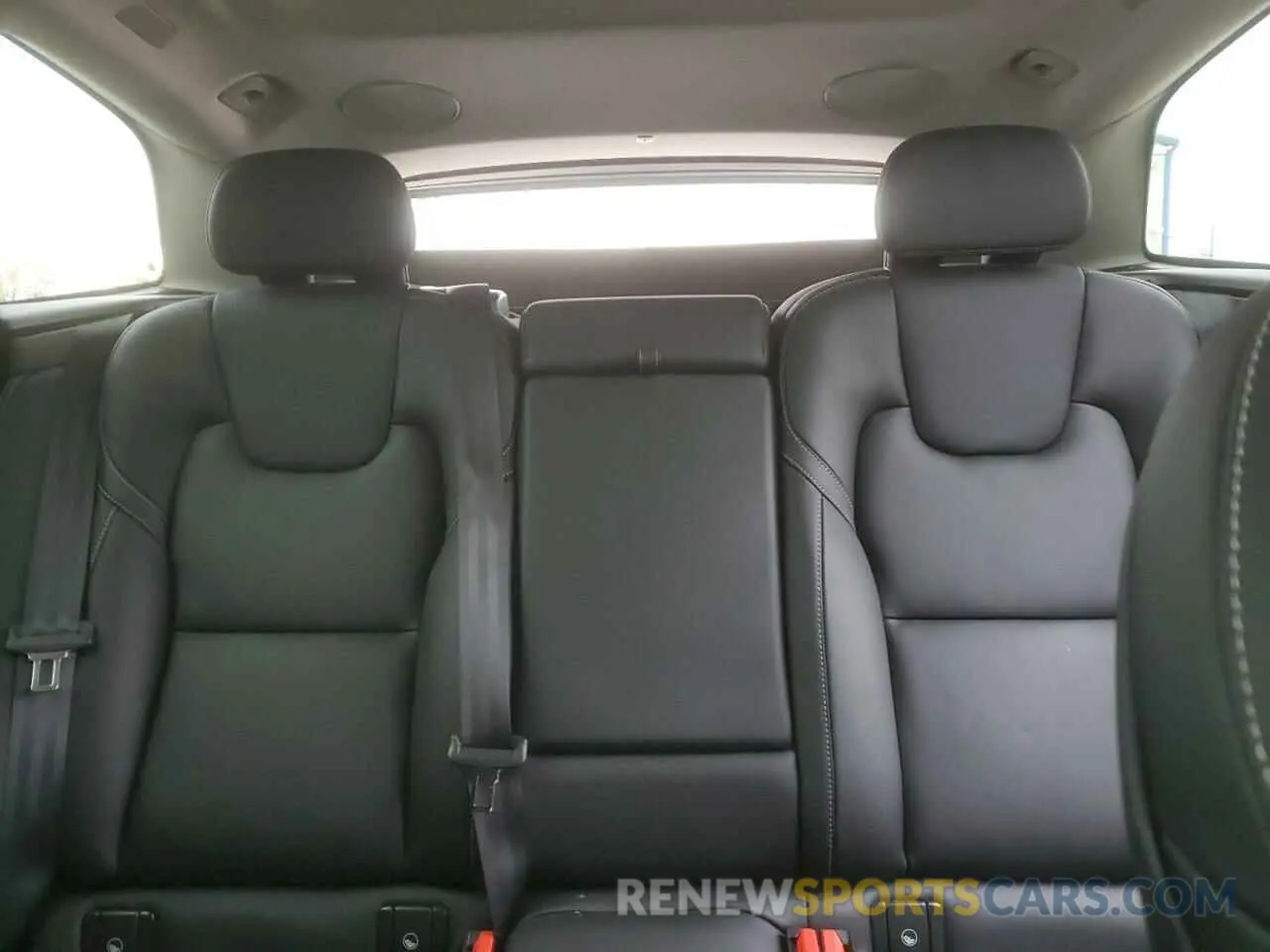 10 fotografías del automóvil dañado LYVH60DMXRB938229 VOLVO XC60 ULTIM 2024
