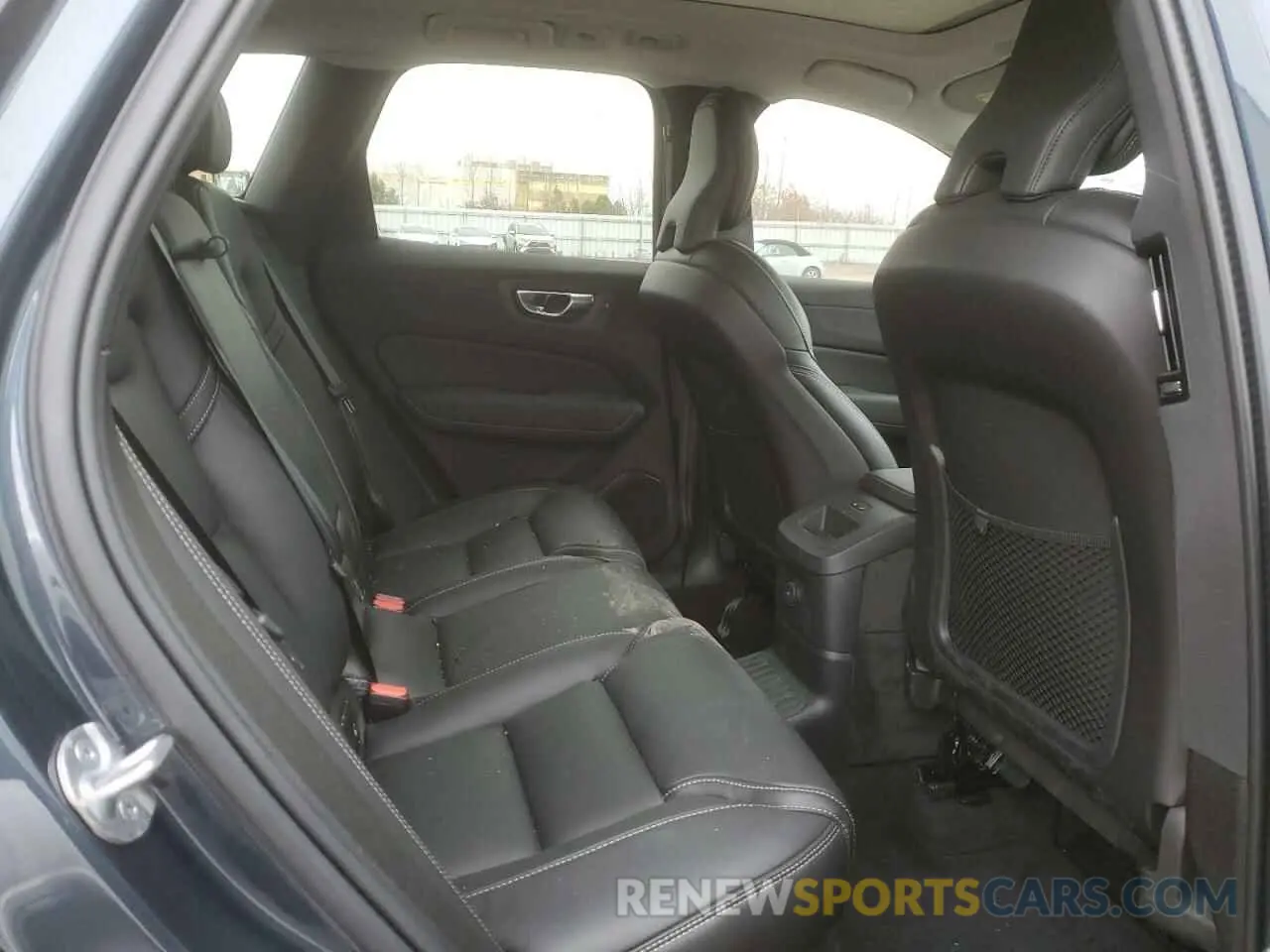 11 fotografías del automóvil dañado LYVH60DMXRB938229 VOLVO XC60 ULTIM 2024