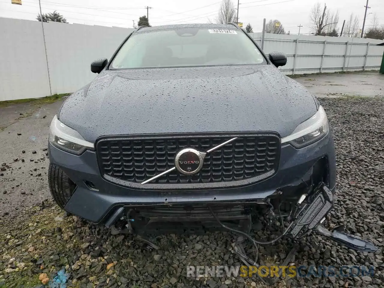 5 fotografías del automóvil dañado YV4H60DM0R1873010 VOLVO XC60 ULTIM 2024