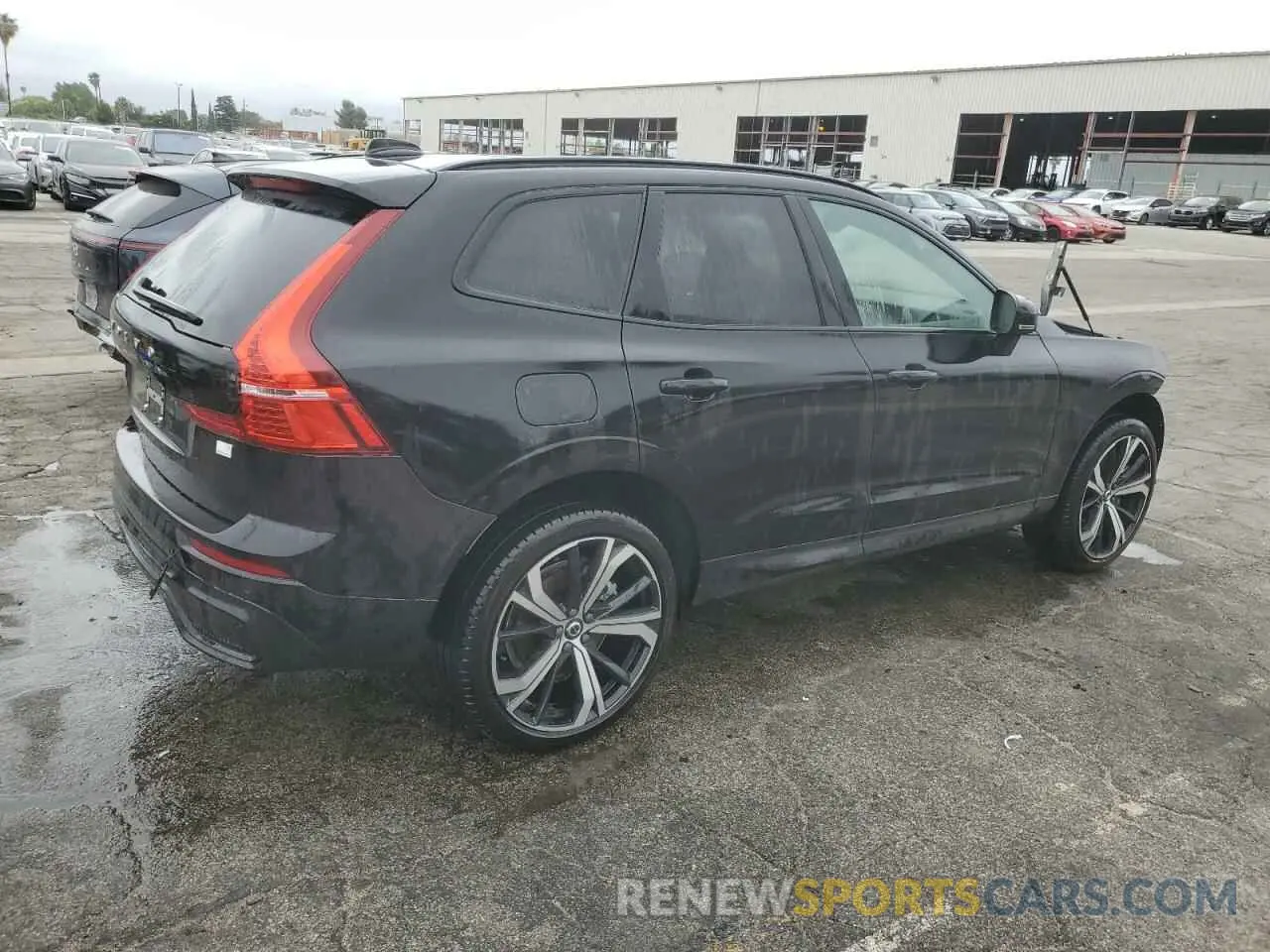3 fotografías del automóvil dañado YV4H60DM7R1806680 VOLVO XC60 ULTIM 2024