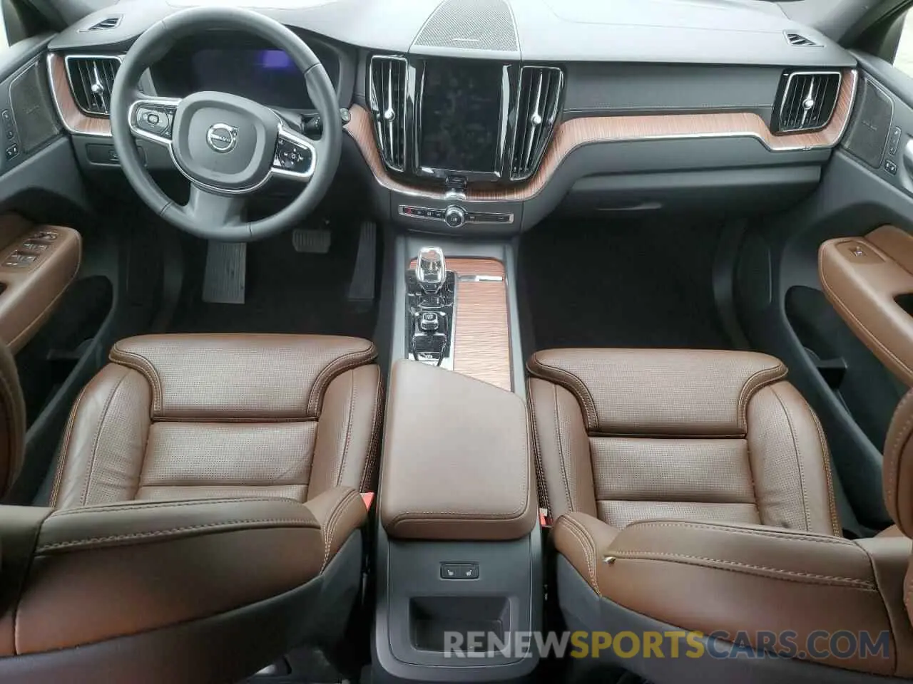 8 fotografías del automóvil dañado YV4H60DM7R1806680 VOLVO XC60 ULTIM 2024