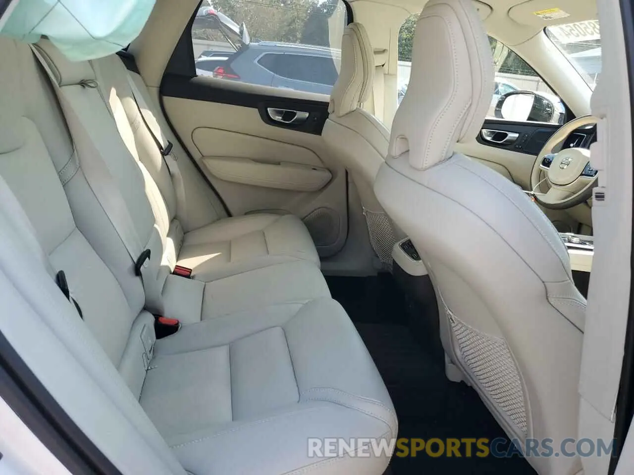 11 fotografías del automóvil dañado YV4L12RM6R1731953 VOLVO XC60 ULTIM 2024