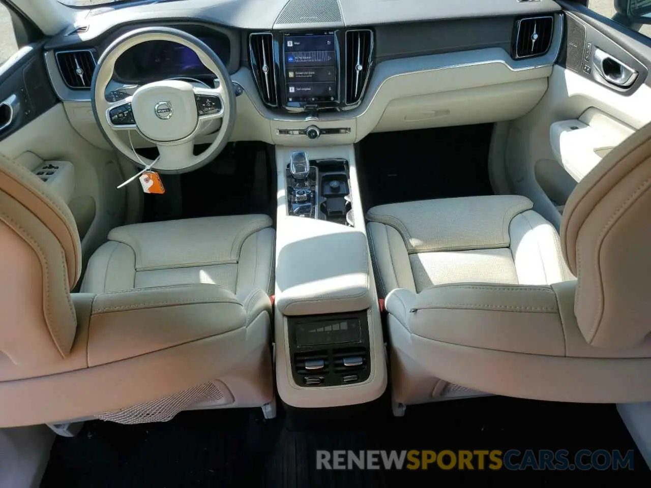 8 fotografías del automóvil dañado YV4L12RM6R1731953 VOLVO XC60 ULTIM 2024