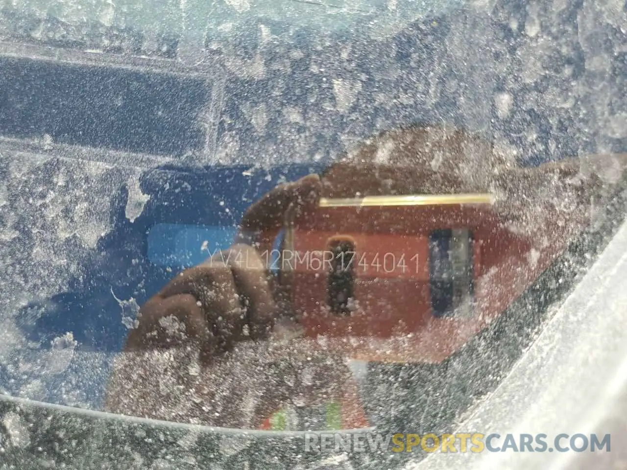 13 fotografías del automóvil dañado YV4L12RM6R1744041 VOLVO XC60 ULTIM 2024