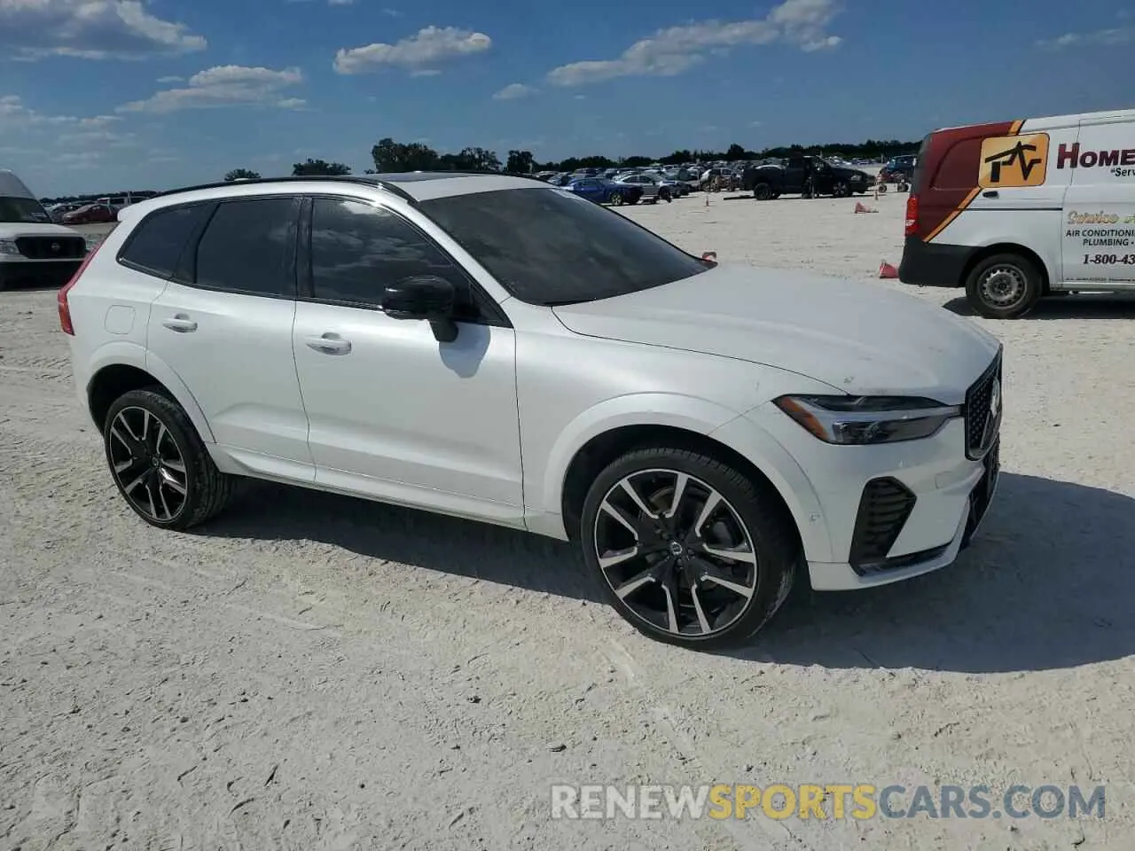 4 fotografías del automóvil dañado YV4L12RM6R1744041 VOLVO XC60 ULTIM 2024