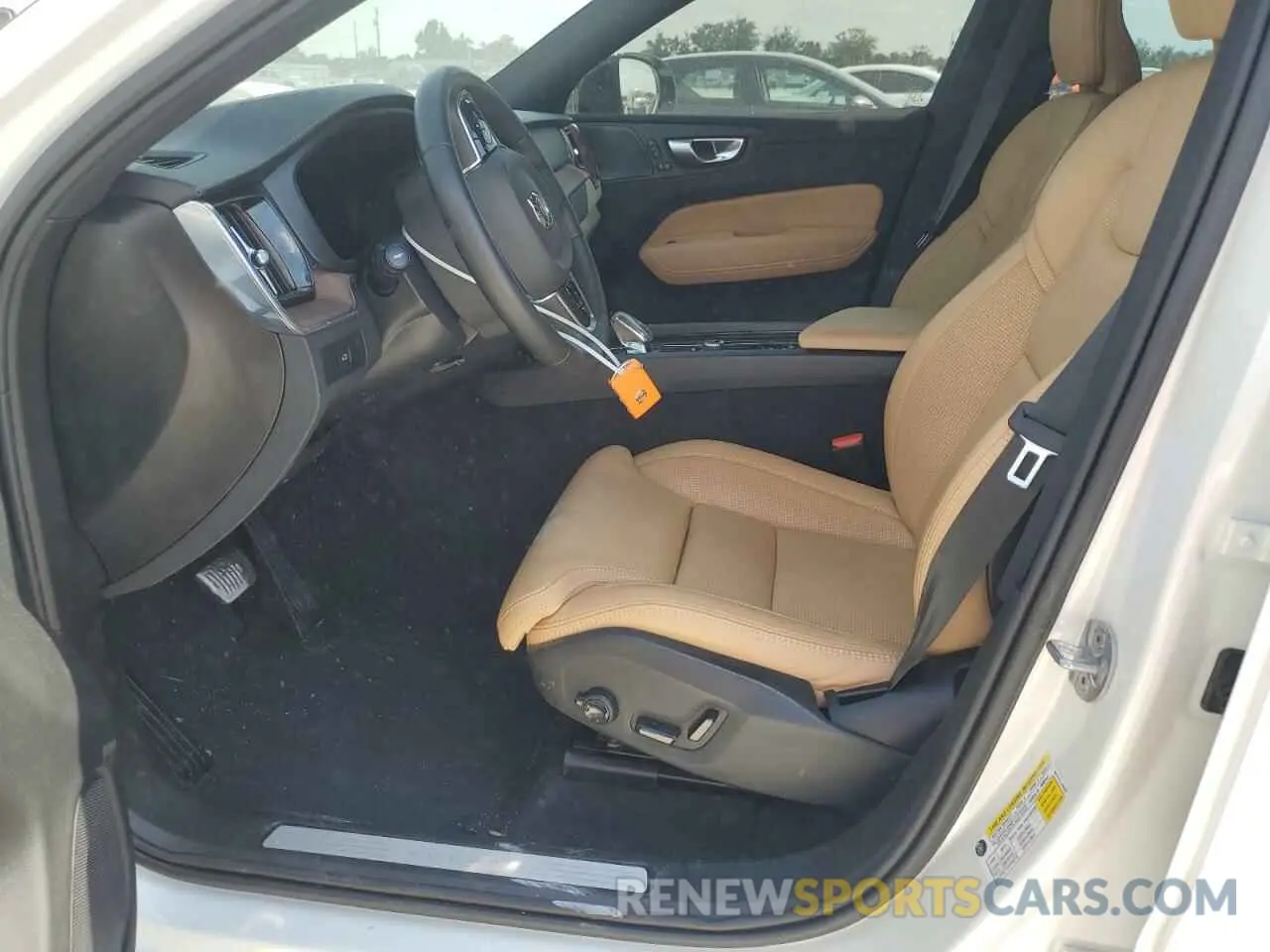 7 fotografías del automóvil dañado YV4L12RM6R1744041 VOLVO XC60 ULTIM 2024