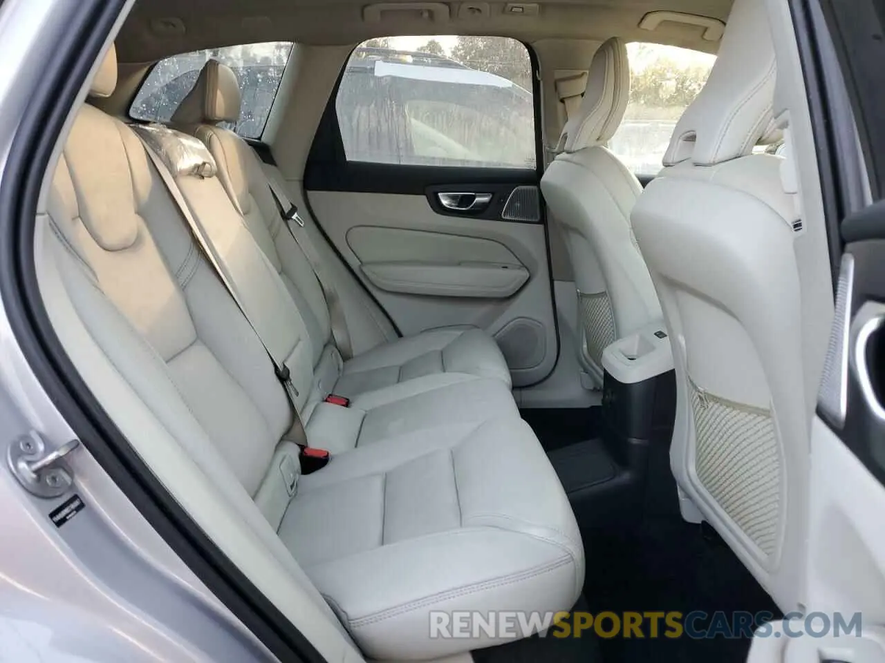 11 fotografías del automóvil dañado YV4H60RM0S1068087 VOLVO XC60 ULTRA 2025