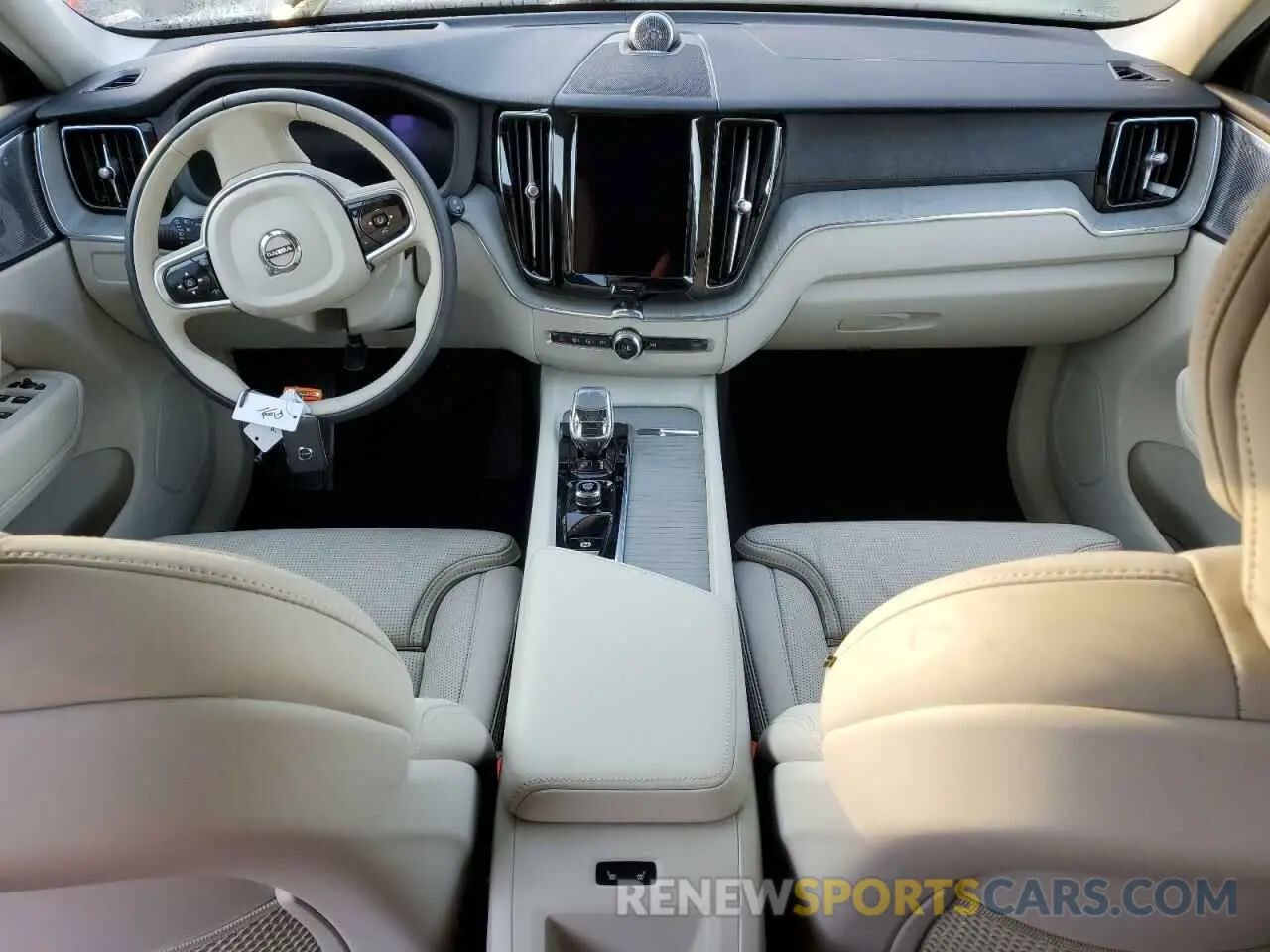 8 fotografías del automóvil dañado YV4H60RM0S1068087 VOLVO XC60 ULTRA 2025