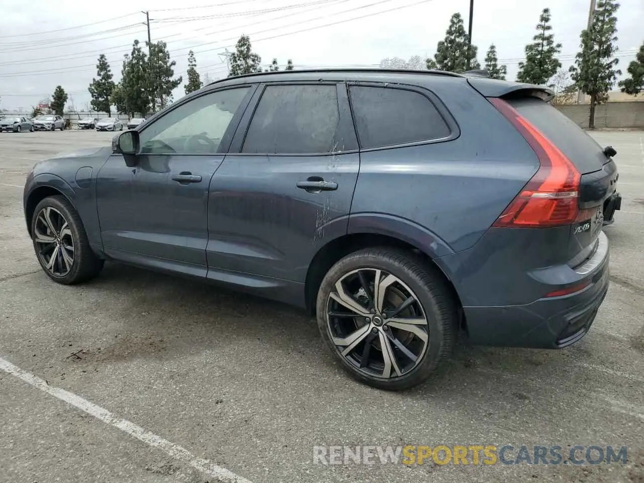 2 fotografías del automóvil dañado YV4H60RM9S1121112 VOLVO XC60 ULTRA 2025