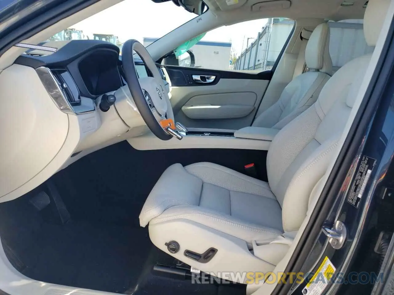 7 fotografías del automóvil dañado YV4M12RM7S1002340 VOLVO XC60 ULTRA 2025