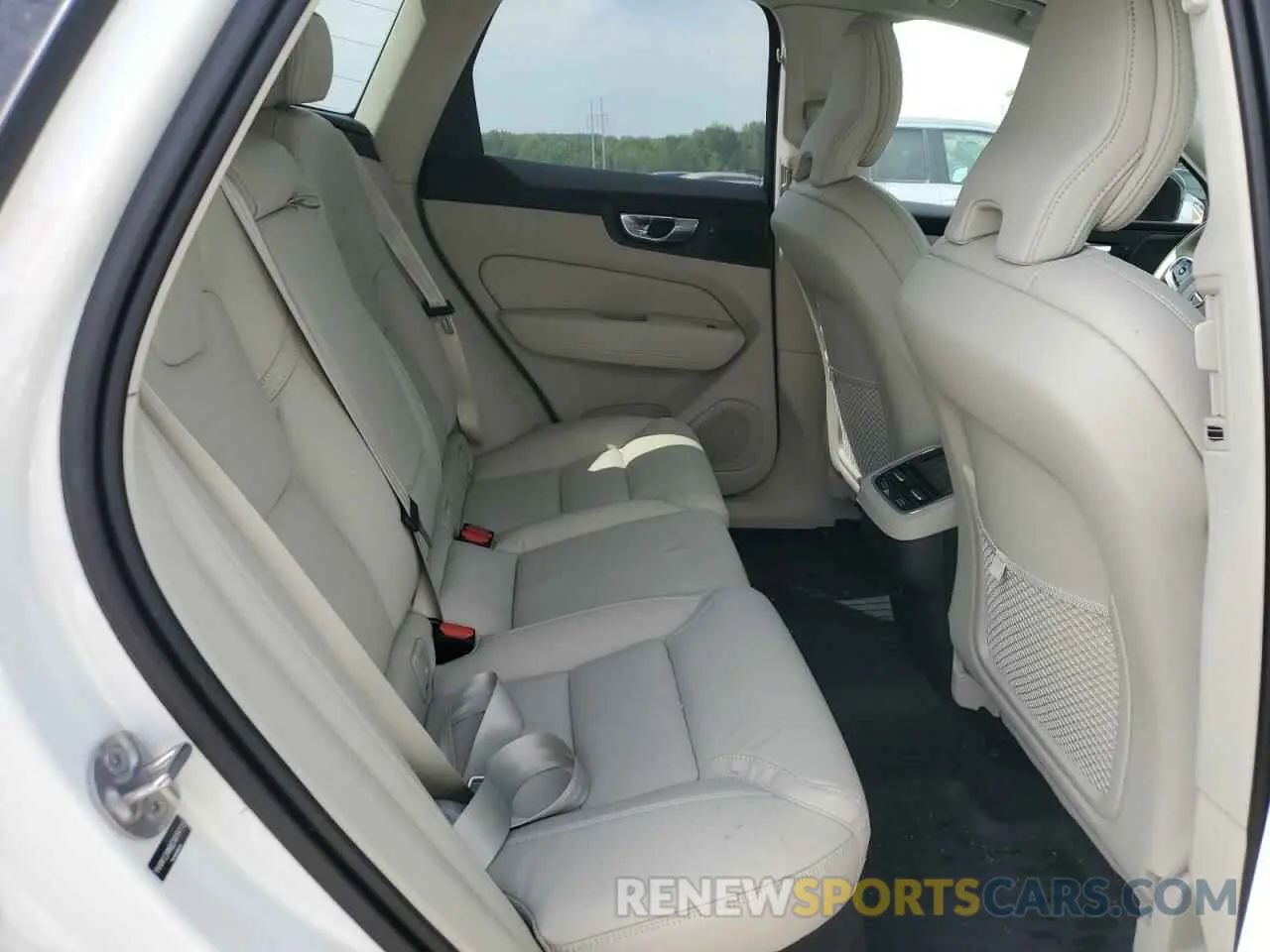 11 fotografías del automóvil dañado YV4M12RM8S1019115 VOLVO XC60 ULTRA 2025