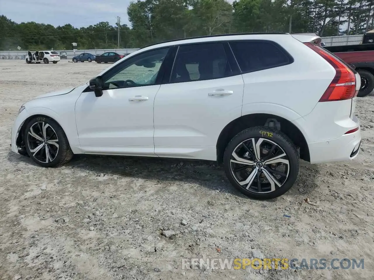 2 fotografías del automóvil dañado YV4M12RM8S1019115 VOLVO XC60 ULTRA 2025