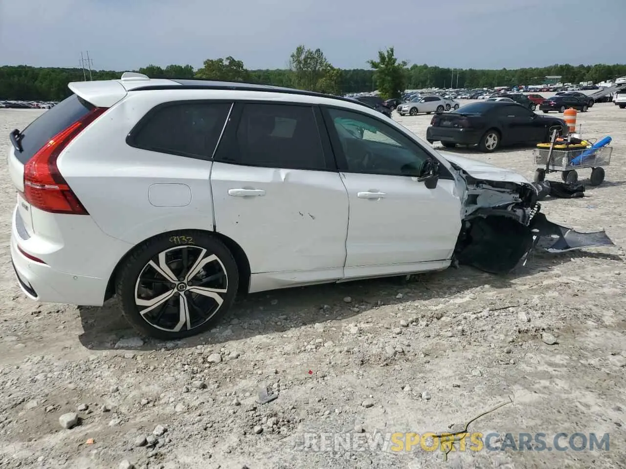 3 fotografías del automóvil dañado YV4M12RM8S1019115 VOLVO XC60 ULTRA 2025