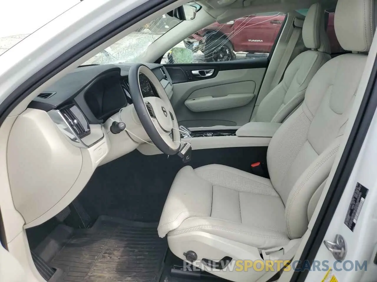 7 fotografías del automóvil dañado YV4M12RM8S1019115 VOLVO XC60 ULTRA 2025