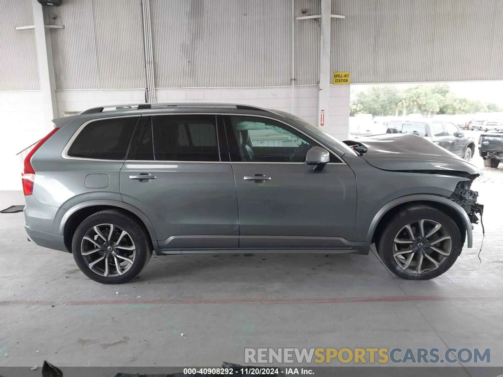 13 fotografías del automóvil dañado YV4102CK3K1418379 VOLVO XC90 2019
