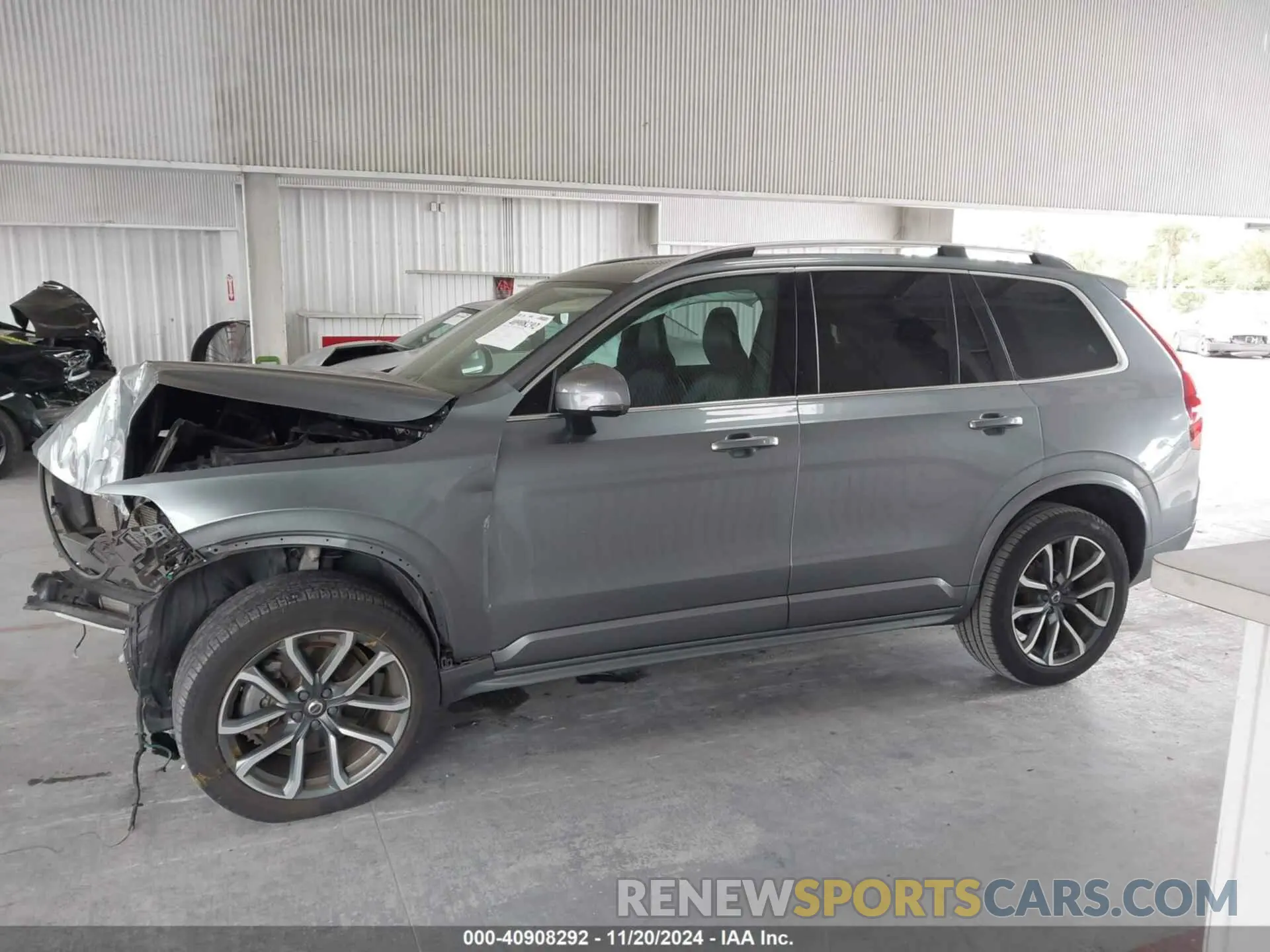 14 fotografías del automóvil dañado YV4102CK3K1418379 VOLVO XC90 2019