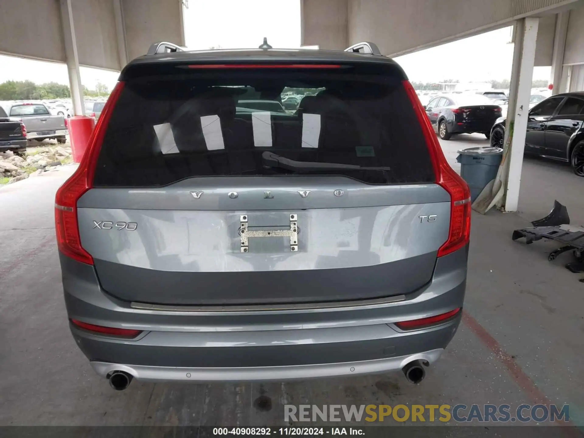 16 fotografías del automóvil dañado YV4102CK3K1418379 VOLVO XC90 2019