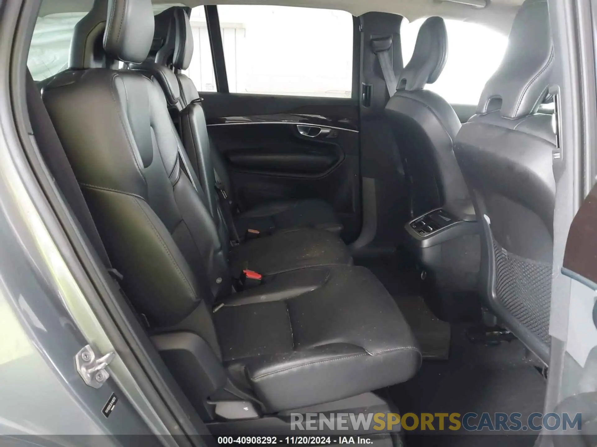8 fotografías del automóvil dañado YV4102CK3K1418379 VOLVO XC90 2019