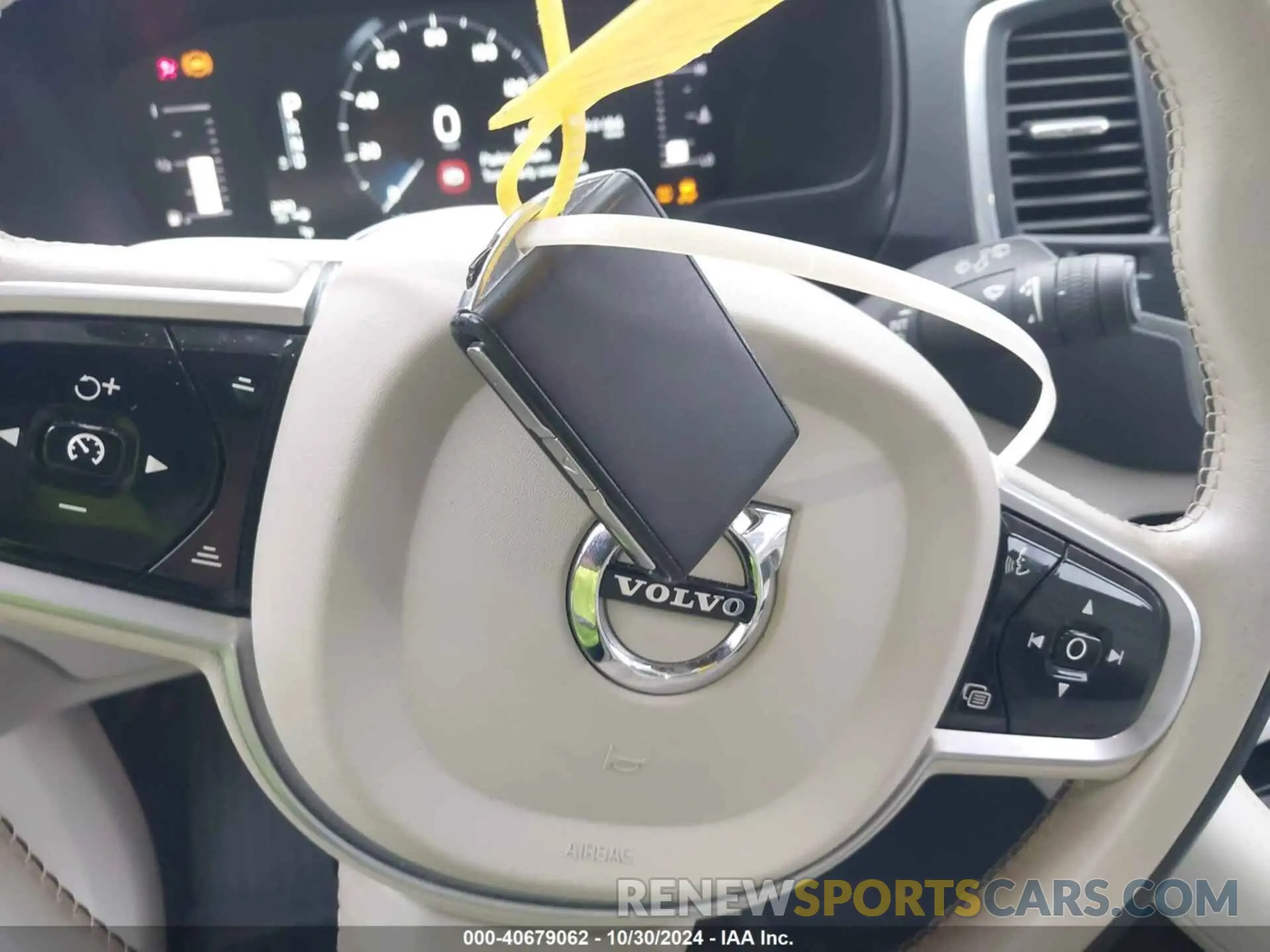 11 fotografías del automóvil dañado YV4102CK4K1479921 VOLVO XC90 2019