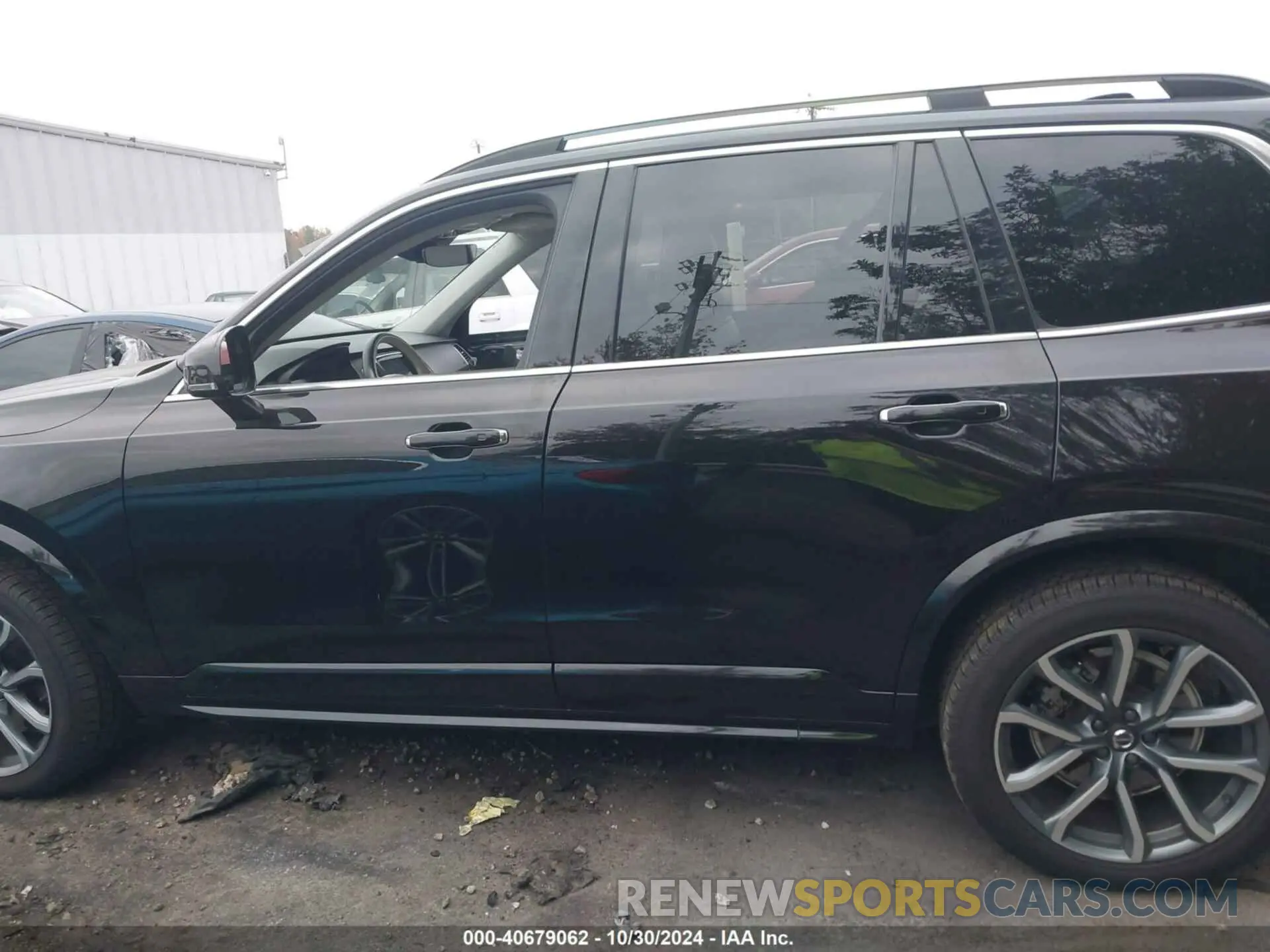 14 fotografías del automóvil dañado YV4102CK4K1479921 VOLVO XC90 2019
