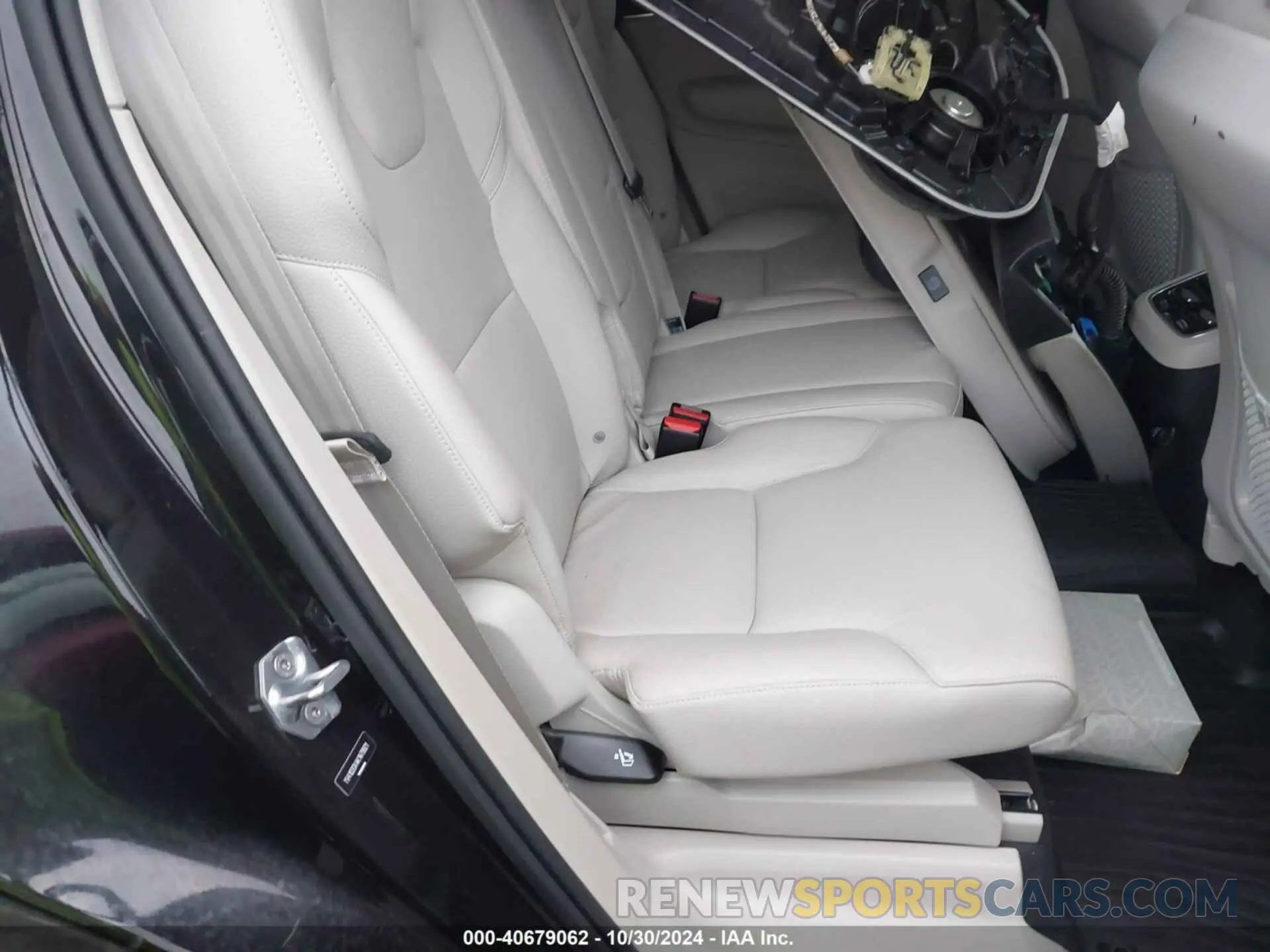 8 fotografías del automóvil dañado YV4102CK4K1479921 VOLVO XC90 2019