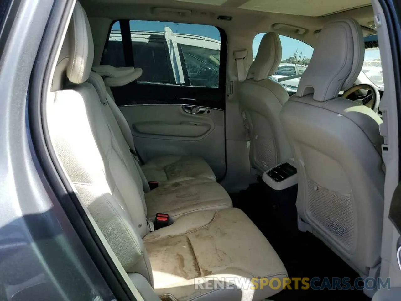 6 fotografías del automóvil dañado YV4102CK8K1504416 VOLVO XC90 2019