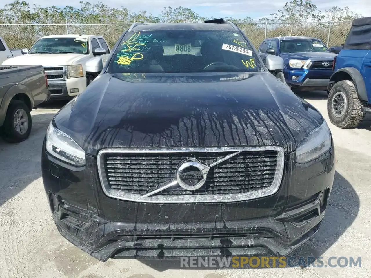 5 fotografías del automóvil dañado YV4102CM3K1460665 VOLVO XC90 2019