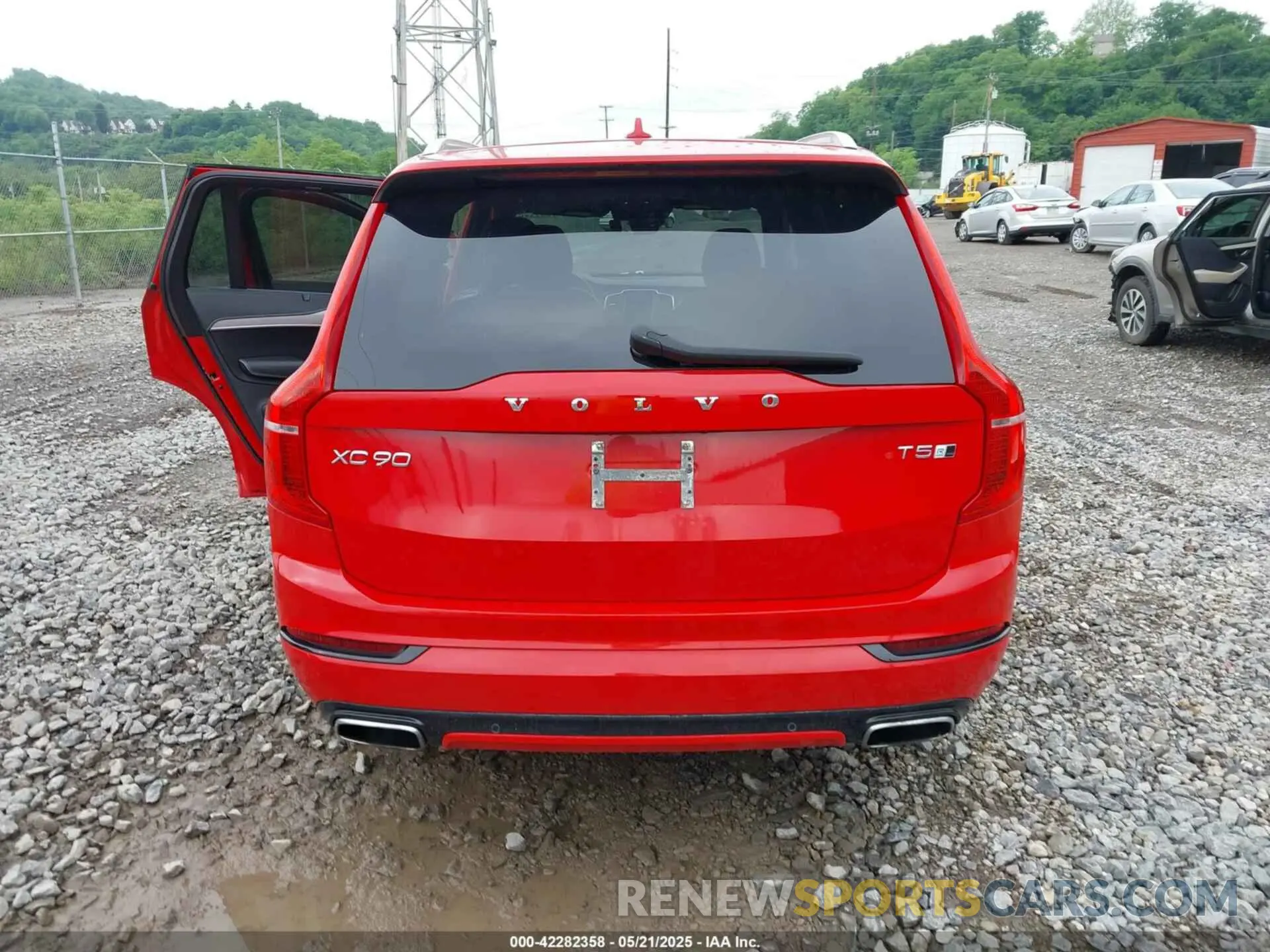 16 fotografías del automóvil dañado YV4102PM5K1469488 VOLVO XC90 2019