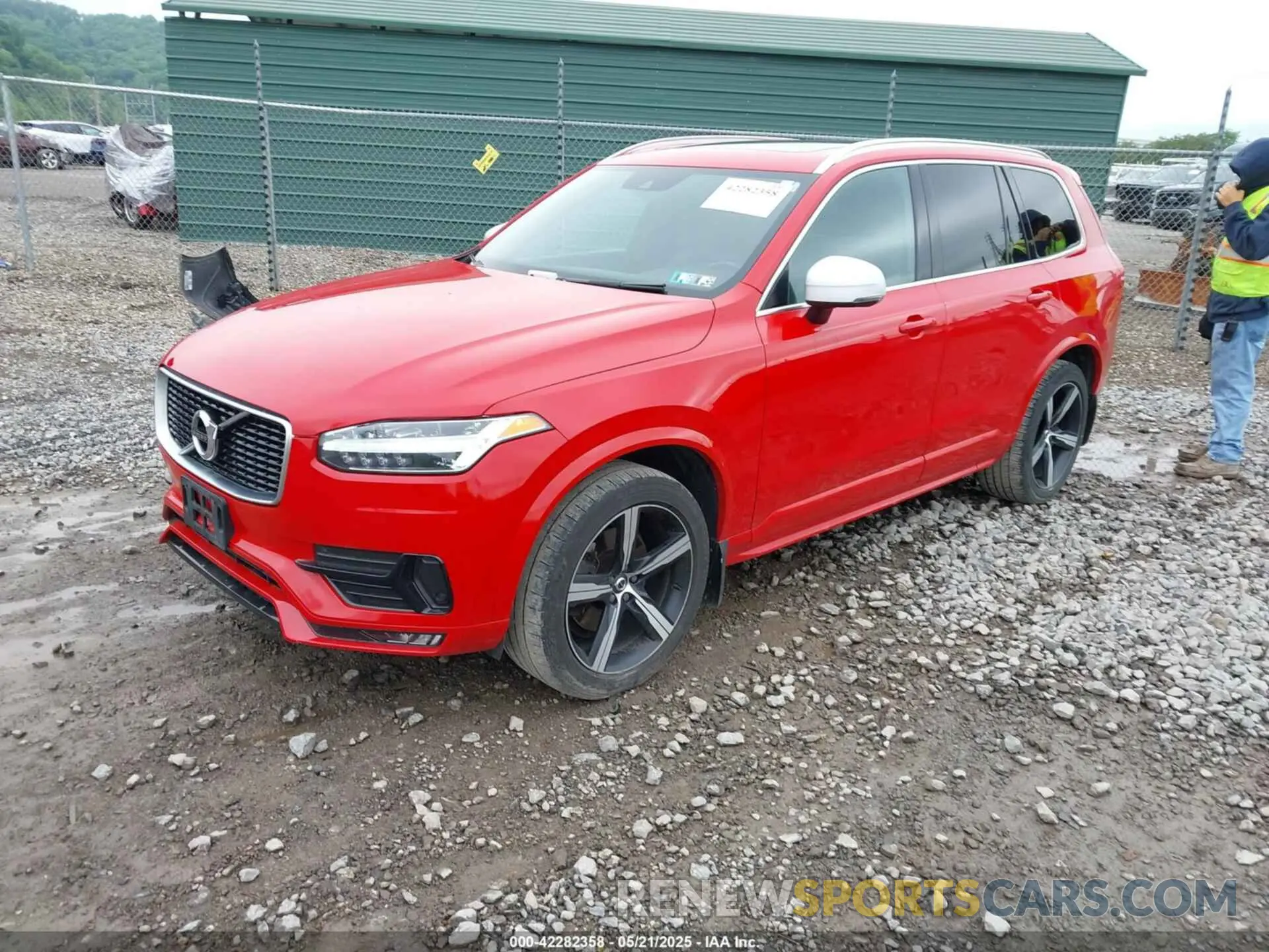 2 fotografías del automóvil dañado YV4102PM5K1469488 VOLVO XC90 2019