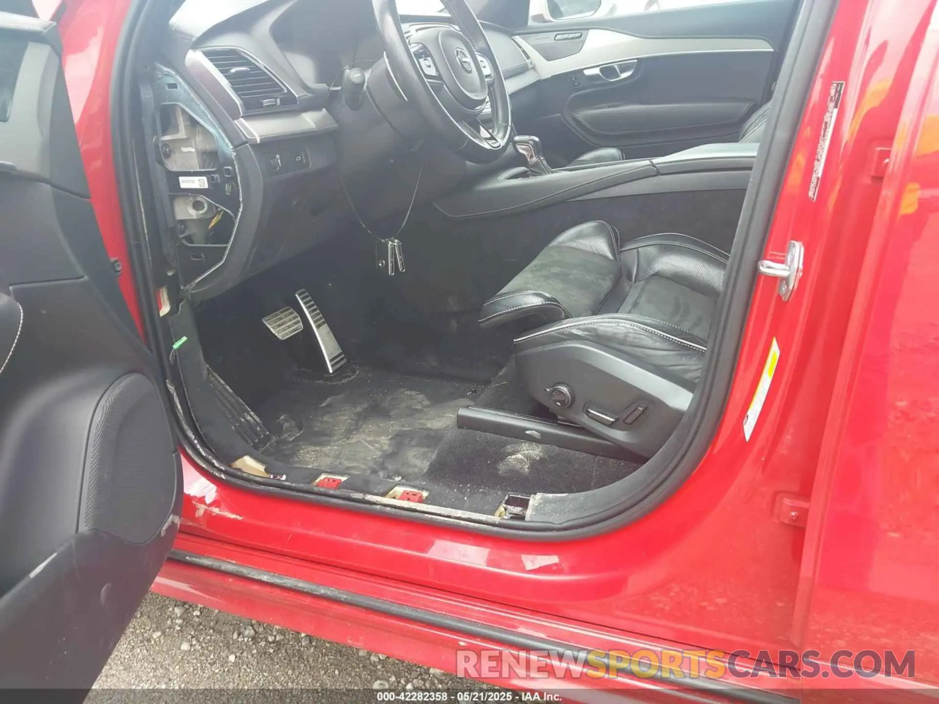 6 fotografías del automóvil dañado YV4102PM5K1469488 VOLVO XC90 2019