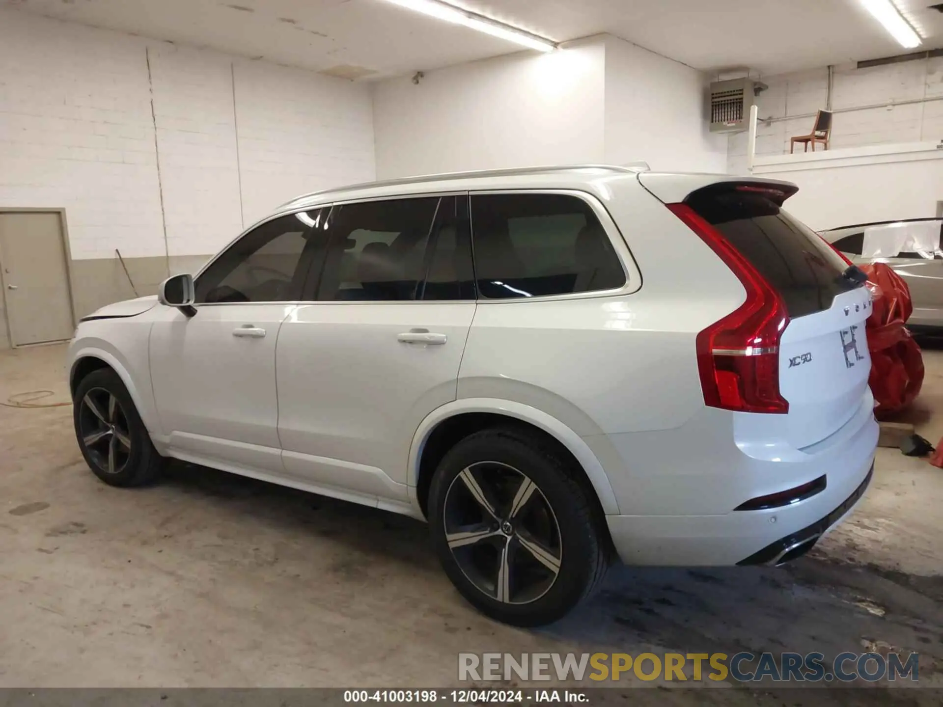14 fotografías del automóvil dañado YV4102PM6K1446334 VOLVO XC90 2019