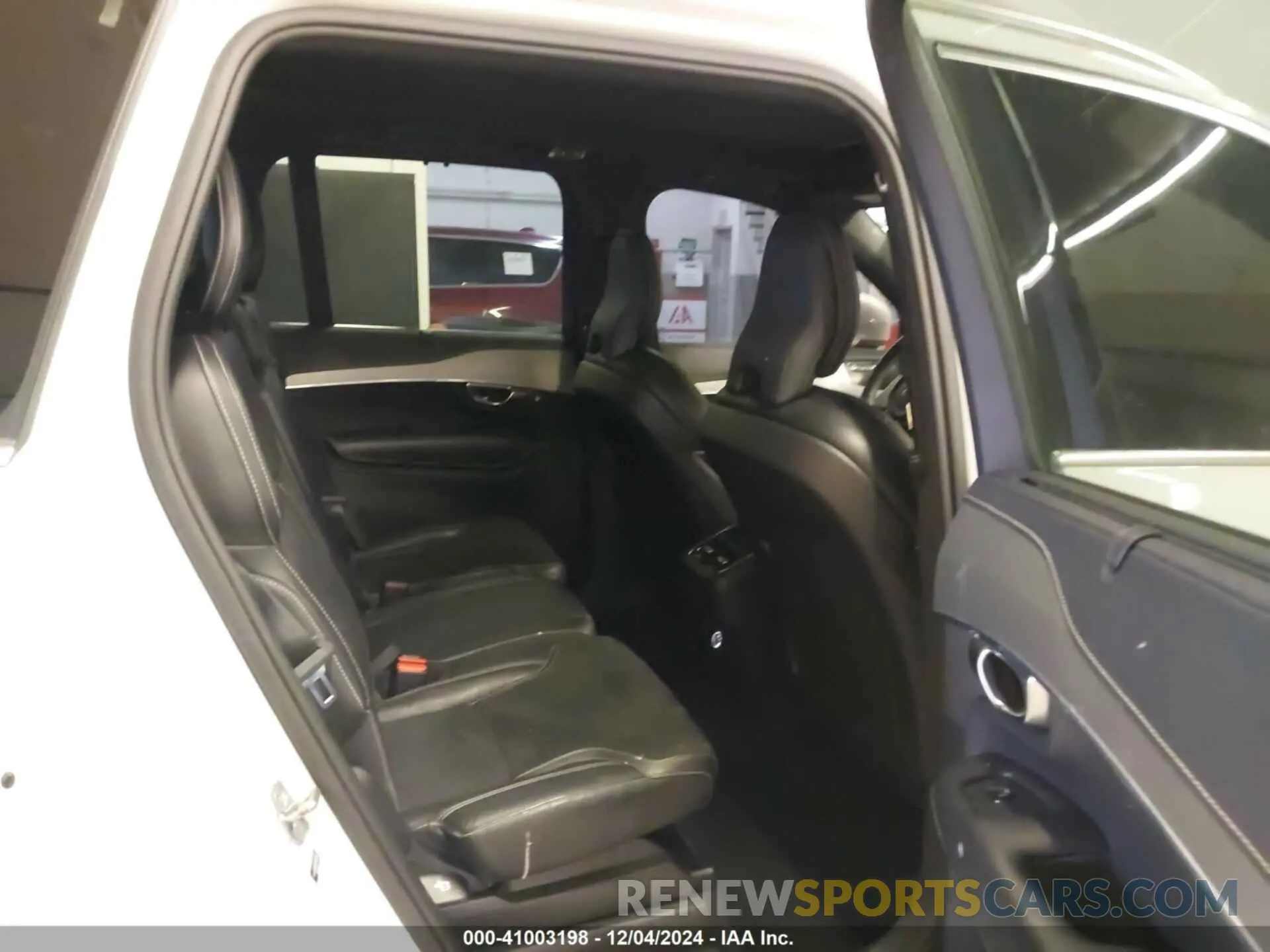 8 fotografías del automóvil dañado YV4102PM6K1446334 VOLVO XC90 2019