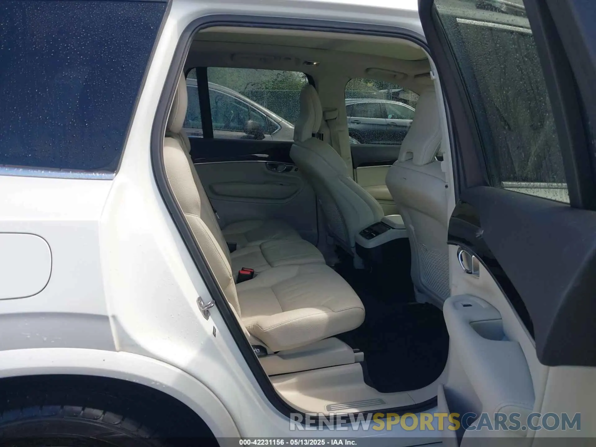 8 fotografías del automóvil dañado YV4A22PK0K1478673 VOLVO XC90 2019