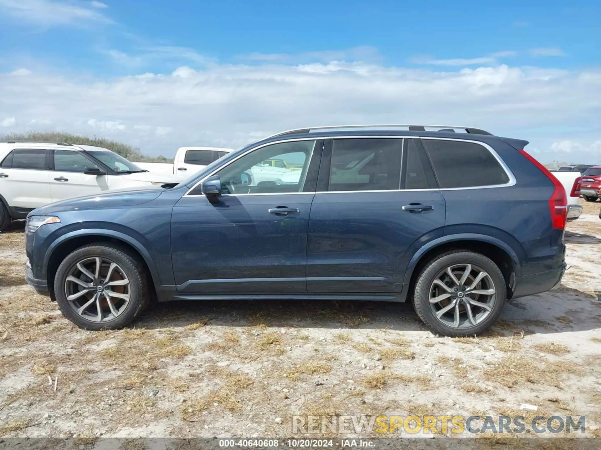 14 fotografías del automóvil dañado YV4A22PK0K1496557 VOLVO XC90 2019