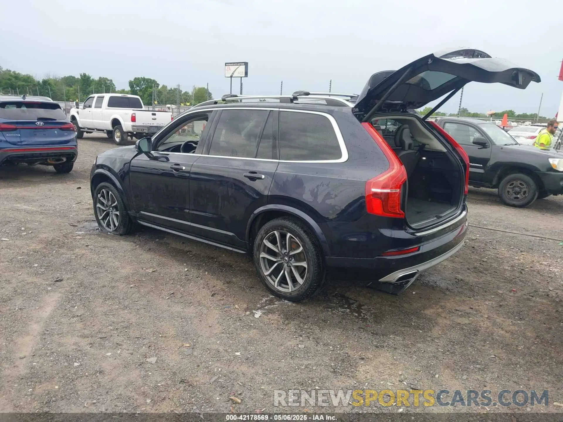 3 fotografías del automóvil dañado YV4A22PK1K1419387 VOLVO XC90 2019
